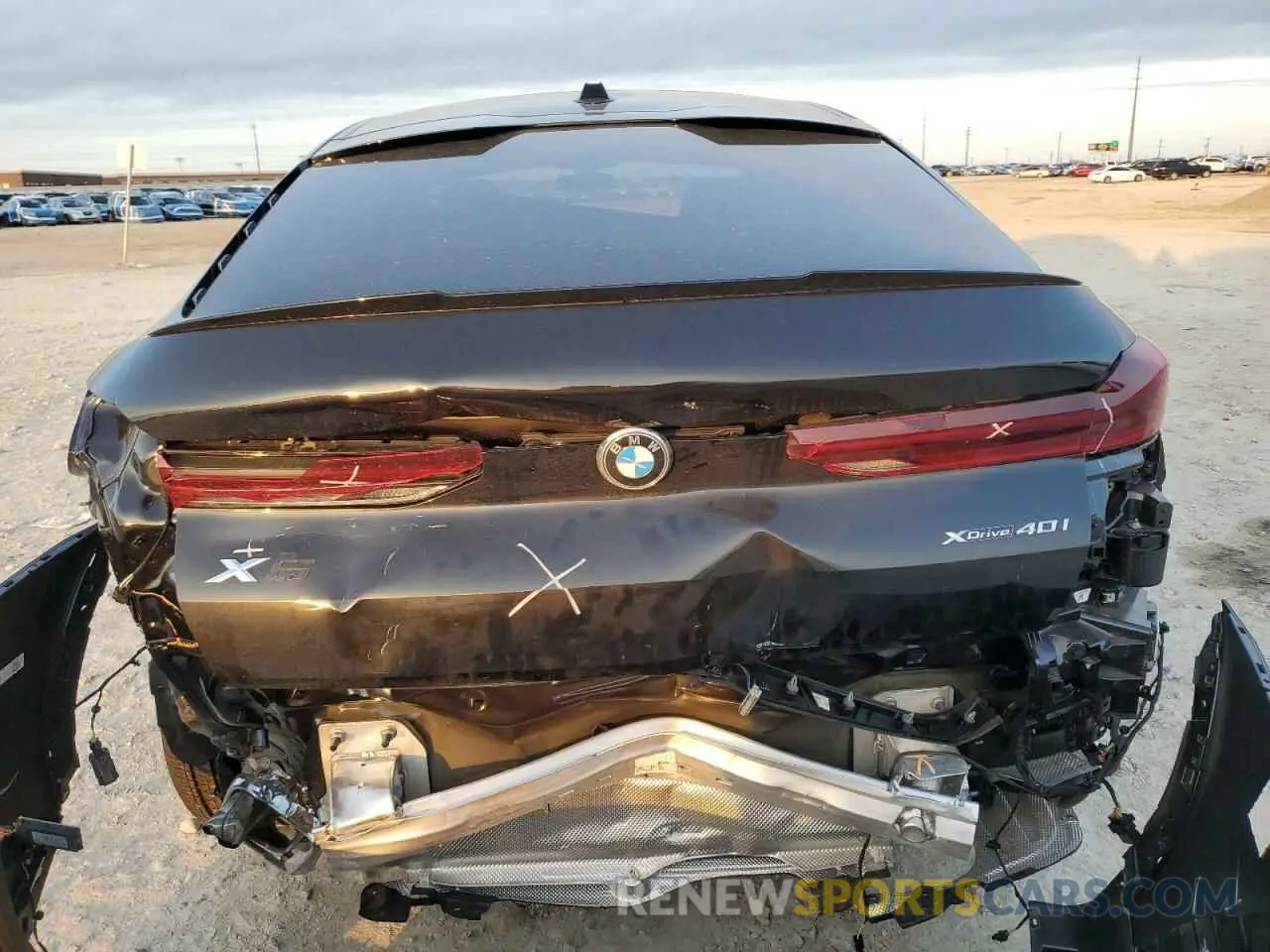 6 Photograph of a damaged car 5UX33EX09S9Y26463 BMW X6 2025