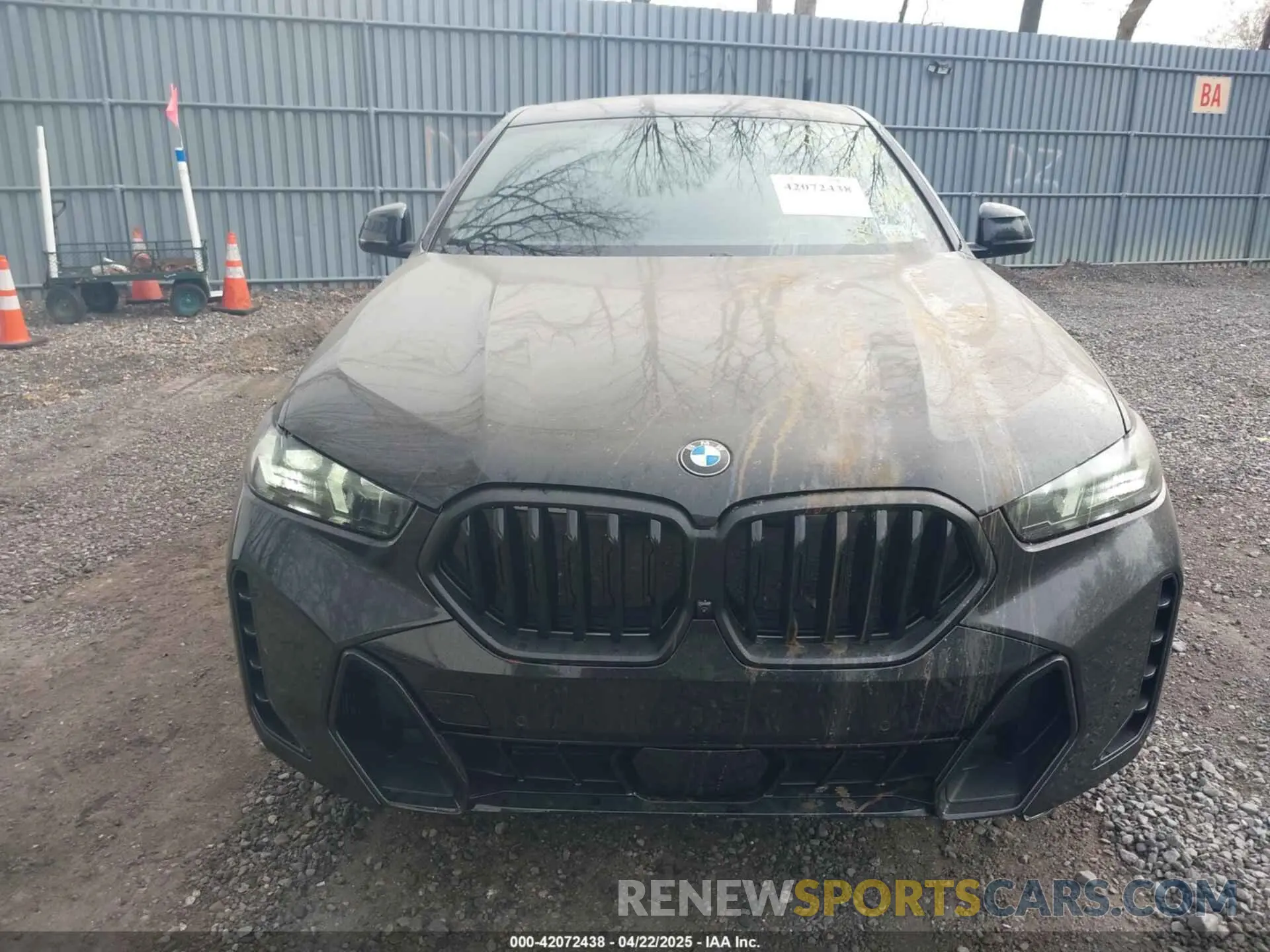 12 Photograph of a damaged car 5UX33EX09S9Y89594 BMW X6 2025