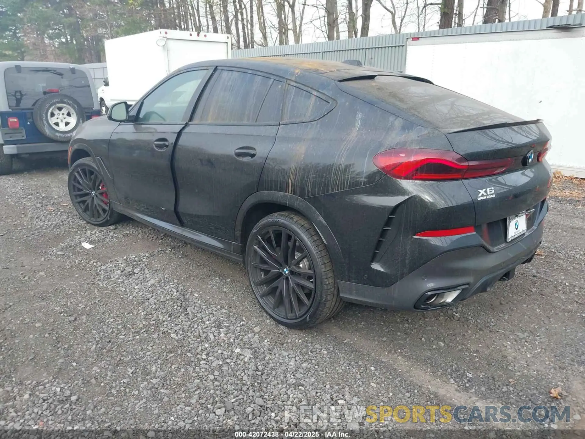 3 Photograph of a damaged car 5UX33EX09S9Y89594 BMW X6 2025