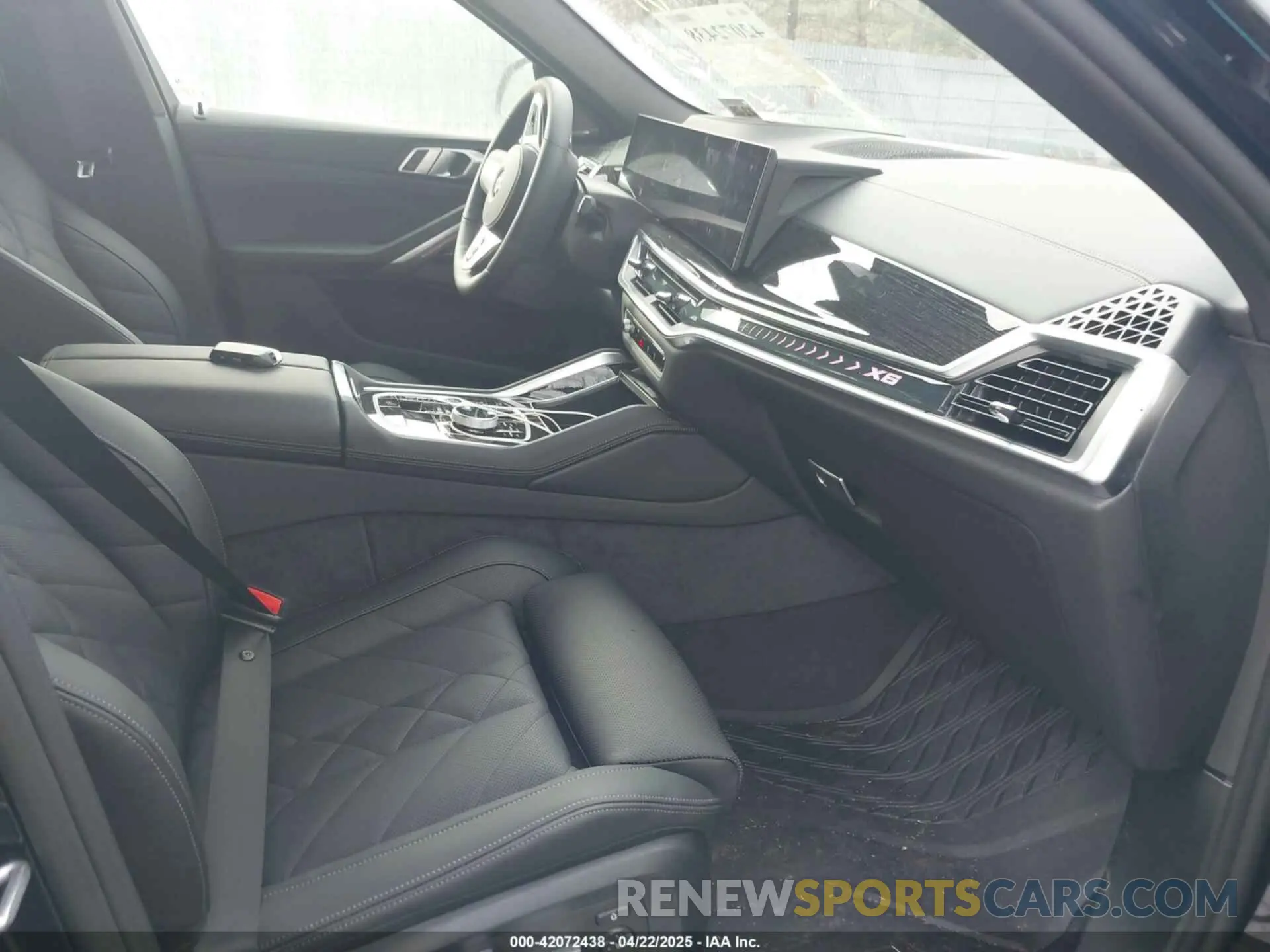 5 Photograph of a damaged car 5UX33EX09S9Y89594 BMW X6 2025