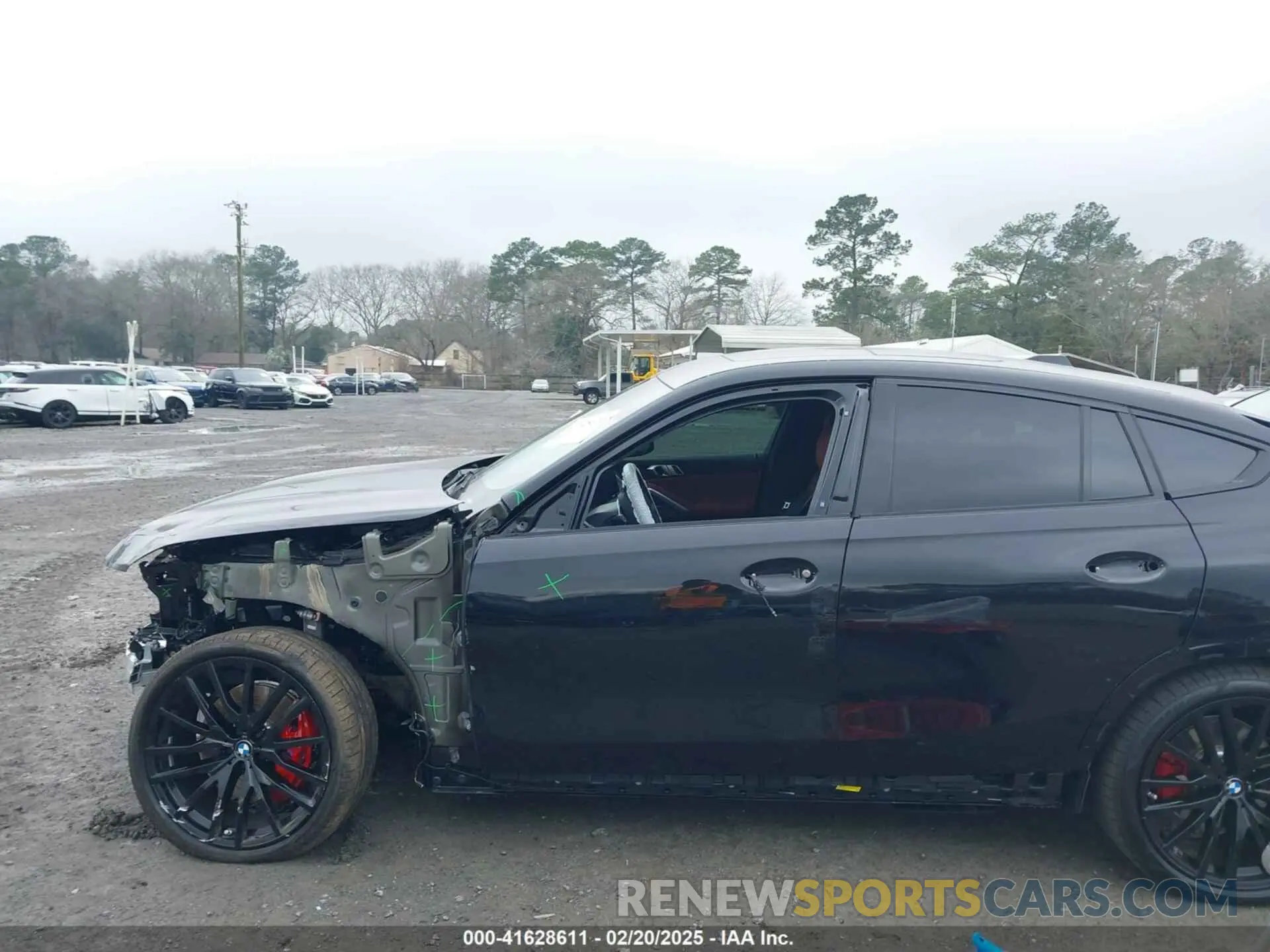 15 Photograph of a damaged car 5UX33EX09S9Y96495 BMW X6 2025