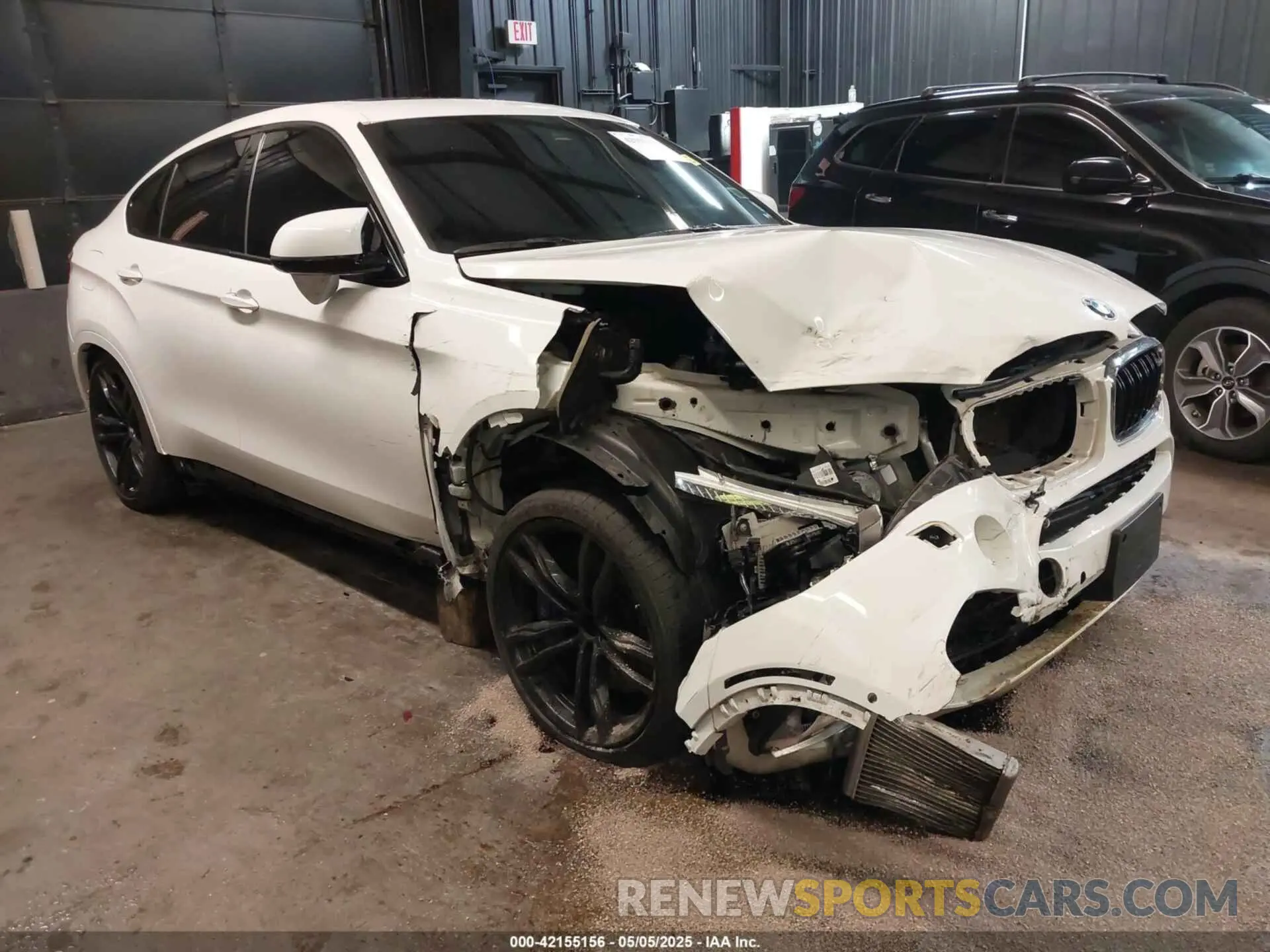 1 Photograph of a damaged car 5YMKW8C54K0Y75055 BMW X6 M 2019
