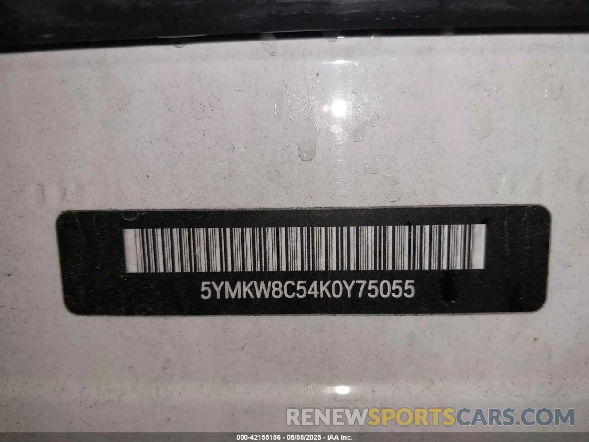 17 Photograph of a damaged car 5YMKW8C54K0Y75055 BMW X6 M 2019