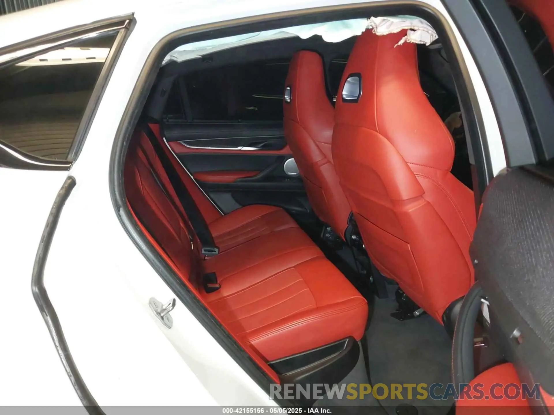 8 Photograph of a damaged car 5YMKW8C54K0Y75055 BMW X6 M 2019