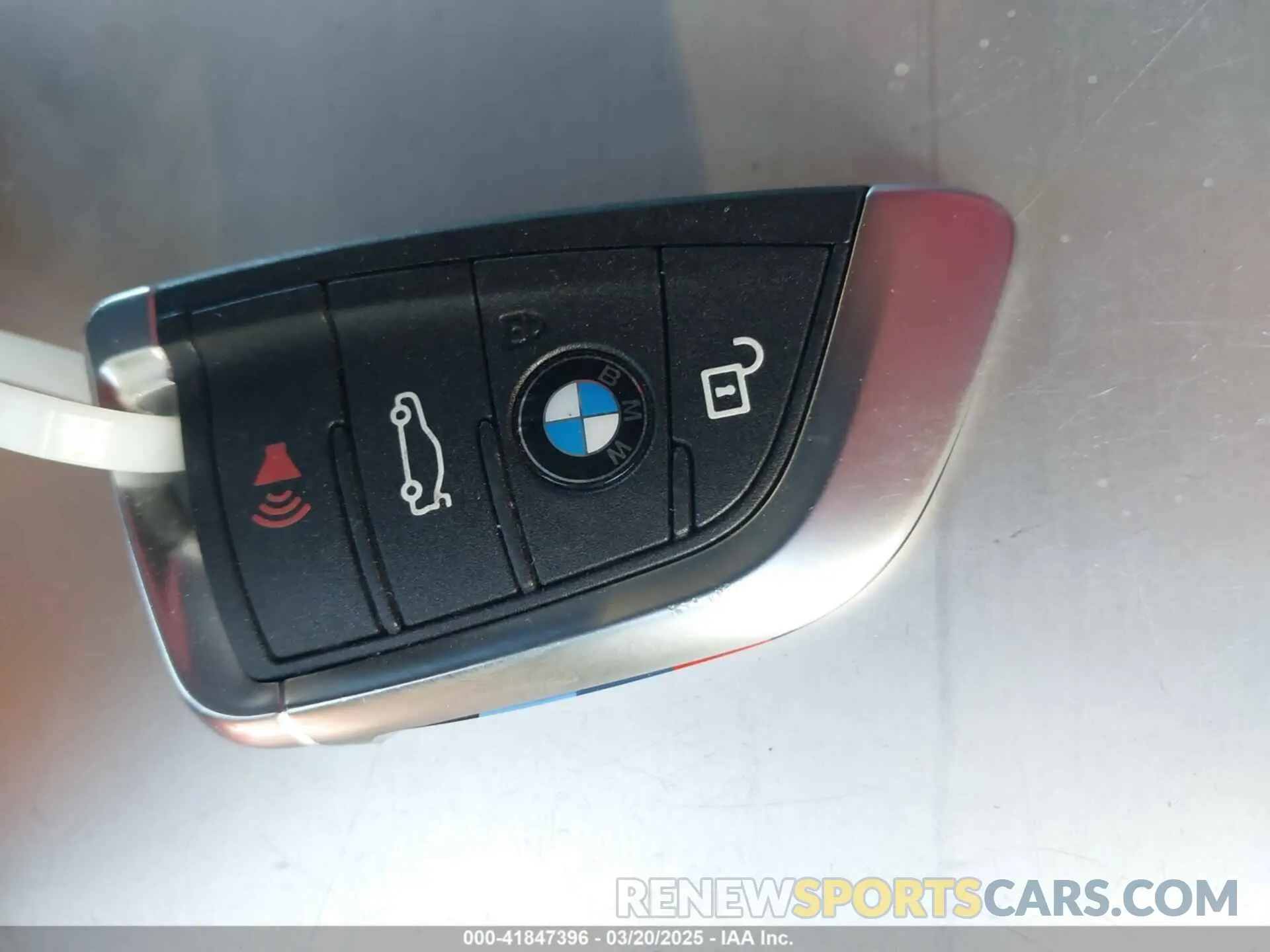 11 Photograph of a damaged car 5YMKW8C5XK0Y74895 BMW X6 M 2019