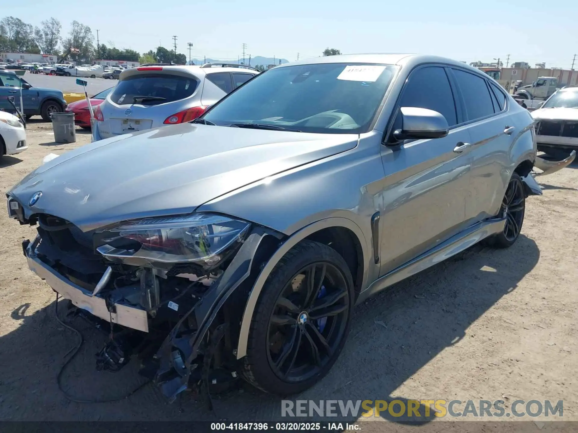 2 Photograph of a damaged car 5YMKW8C5XK0Y74895 BMW X6 M 2019
