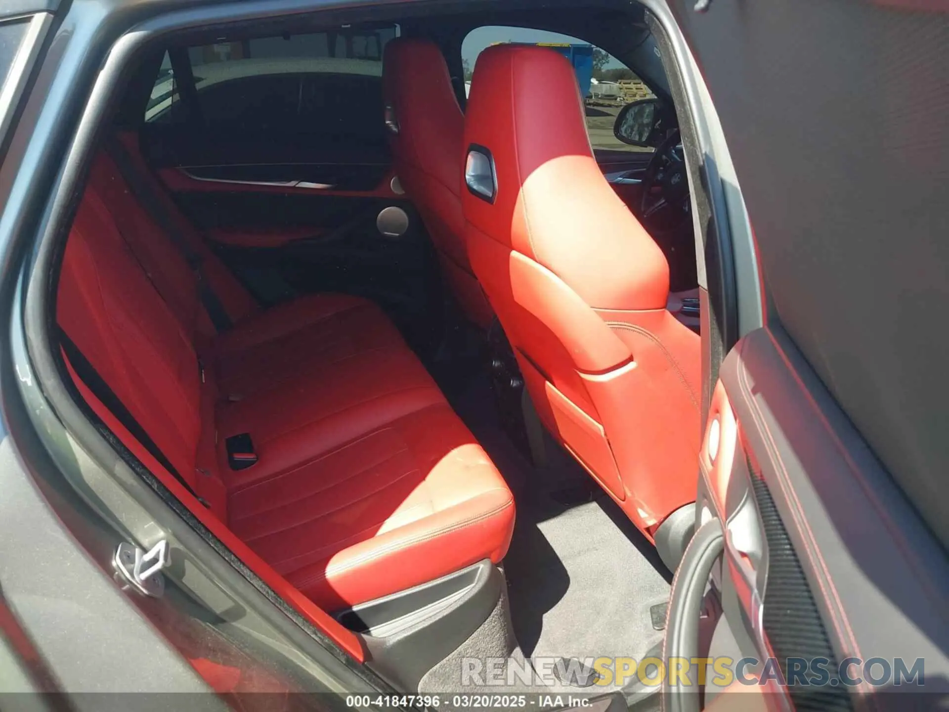 8 Photograph of a damaged car 5YMKW8C5XK0Y74895 BMW X6 M 2019