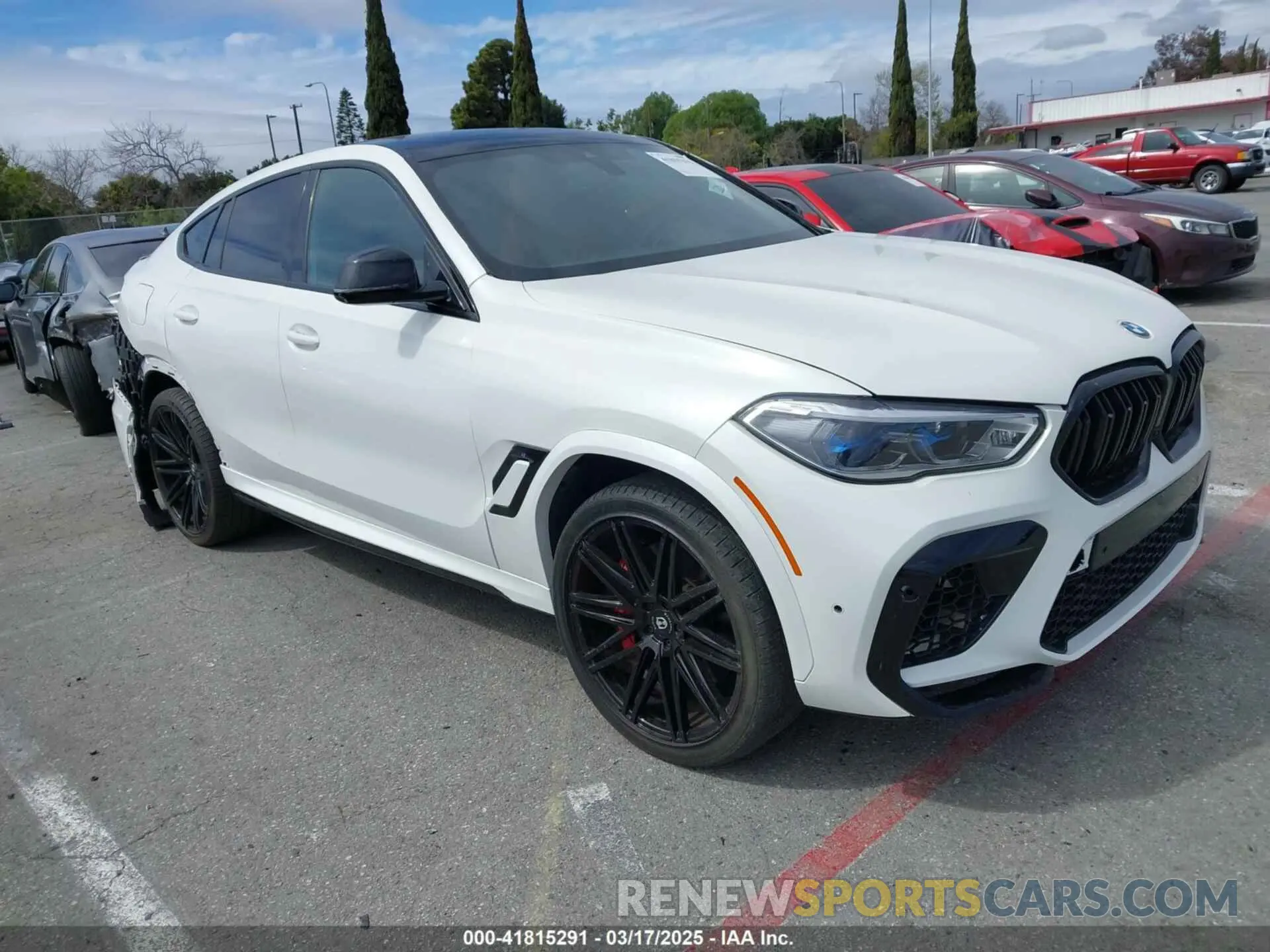 1 Photograph of a damaged car 5YMCY0C03N9J18331 BMW X6 M 2022