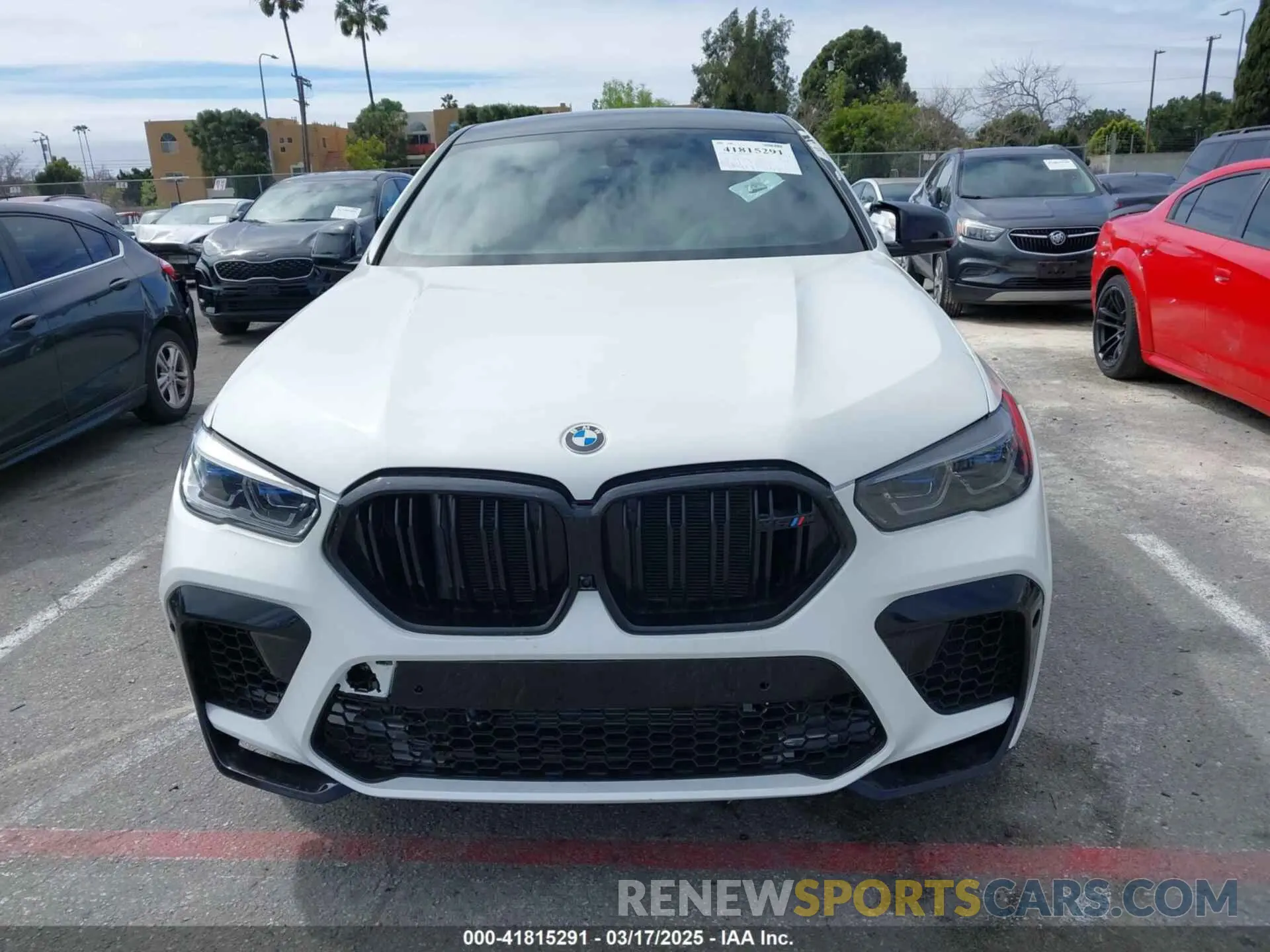 13 Photograph of a damaged car 5YMCY0C03N9J18331 BMW X6 M 2022