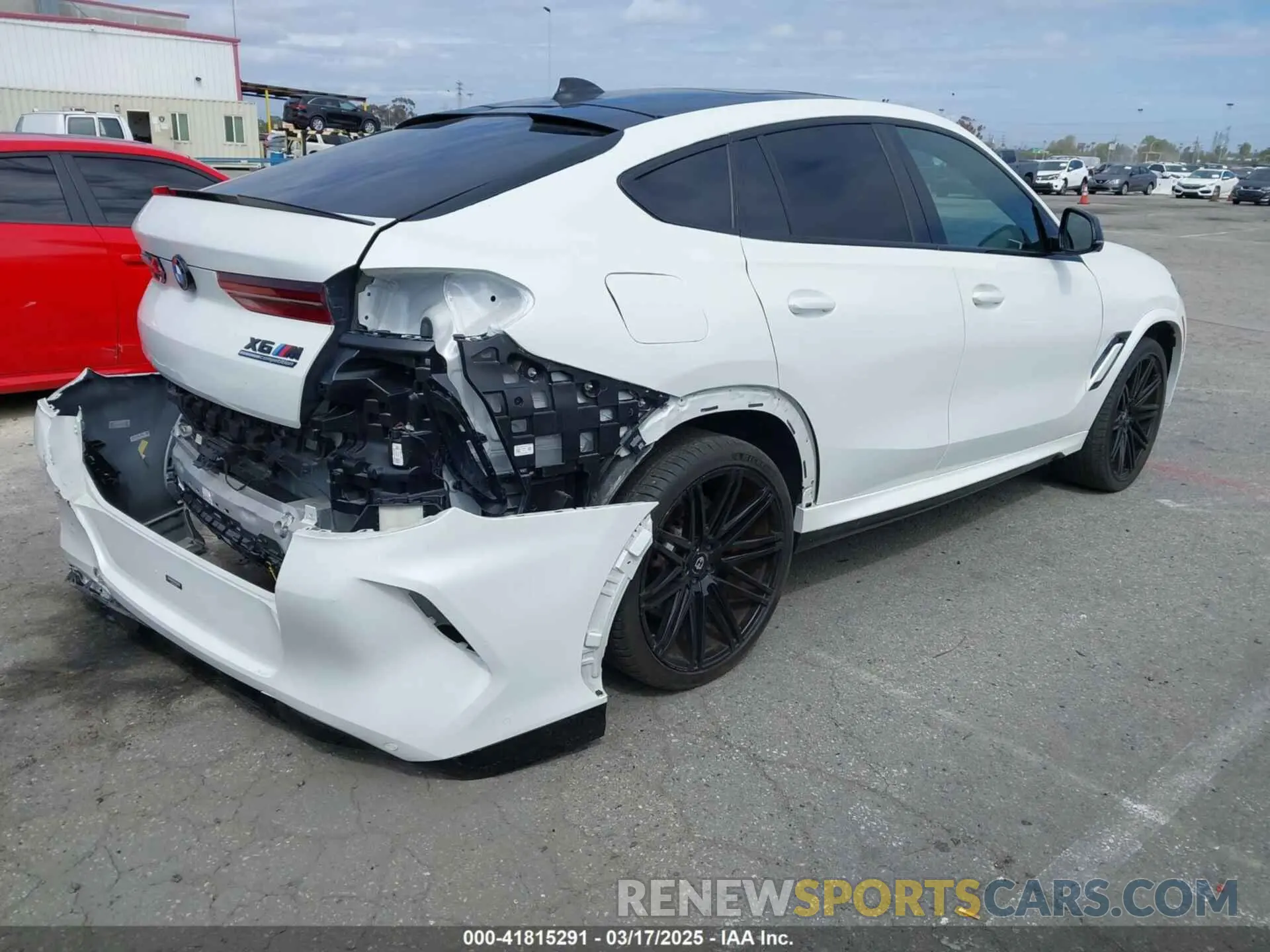 4 Photograph of a damaged car 5YMCY0C03N9J18331 BMW X6 M 2022