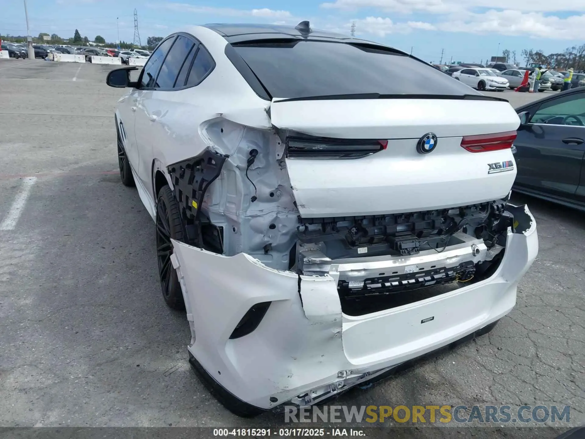 6 Photograph of a damaged car 5YMCY0C03N9J18331 BMW X6 M 2022