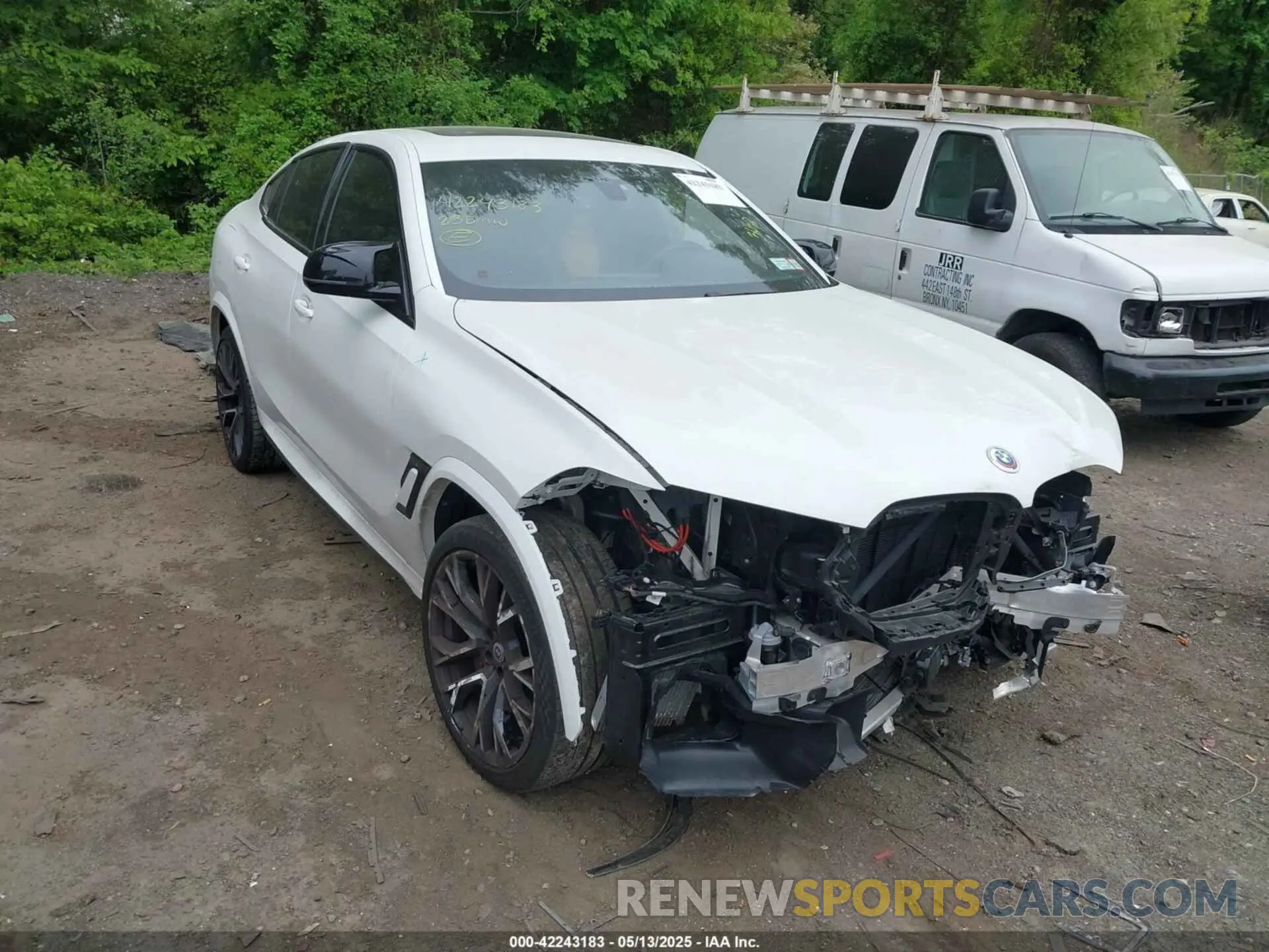 6 Photograph of a damaged car 5YMCY0C01P9R18239 BMW X6 M 2023