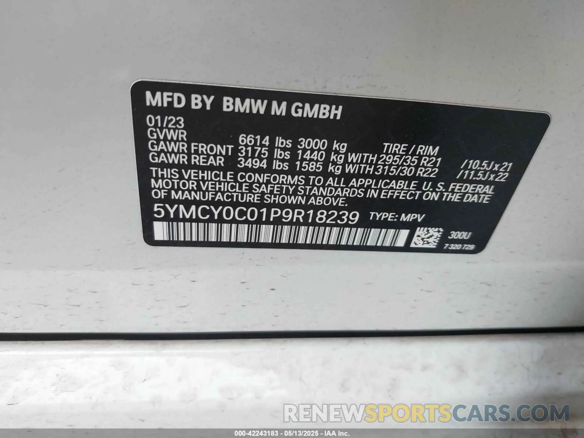 9 Photograph of a damaged car 5YMCY0C01P9R18239 BMW X6 M 2023