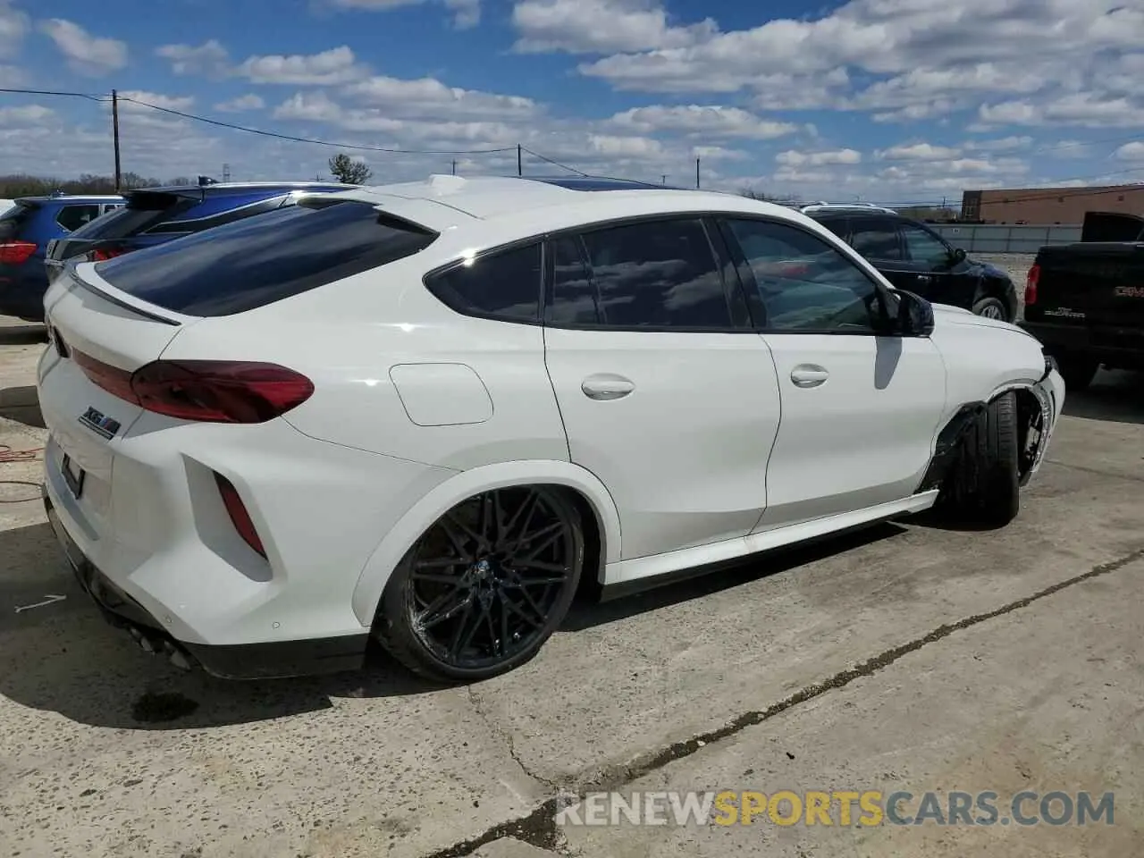 3 Photograph of a damaged car 5YM23ET03R9U27987 BMW X6 M COMPE 2024