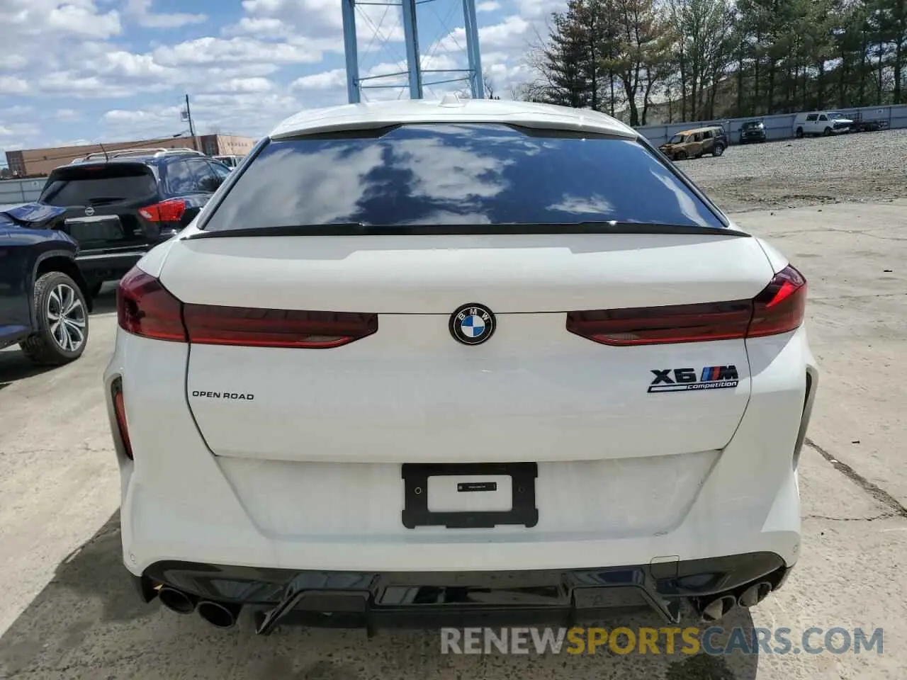 6 Photograph of a damaged car 5YM23ET03R9U27987 BMW X6 M COMPE 2024