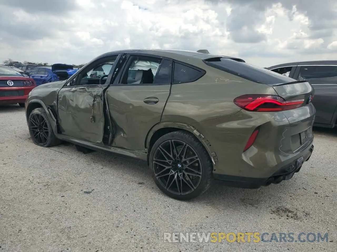 2 Photograph of a damaged car 5YM23ET09R9V38124 BMW X6 M COMPE 2024