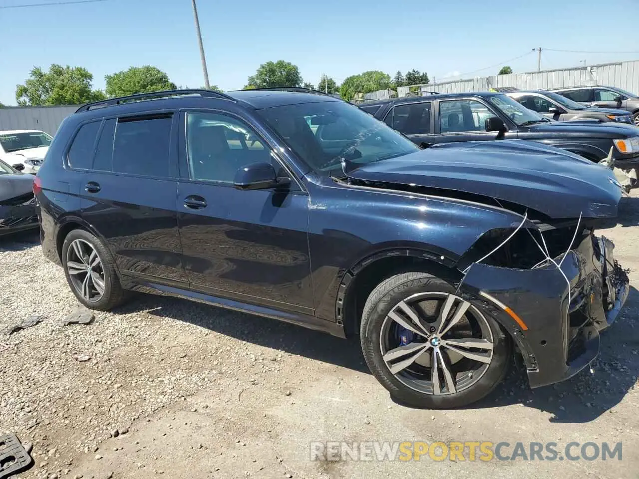 4 Photograph of a damaged car 5UXCW2C50KL081998 BMW X7 2019