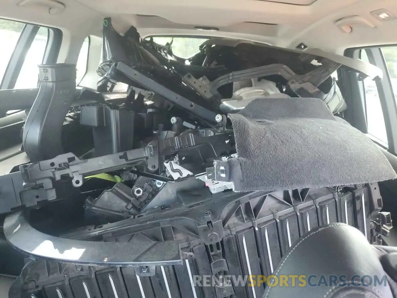 10 Photograph of a damaged car 5UXCW2C50KL089924 BMW X7 2019