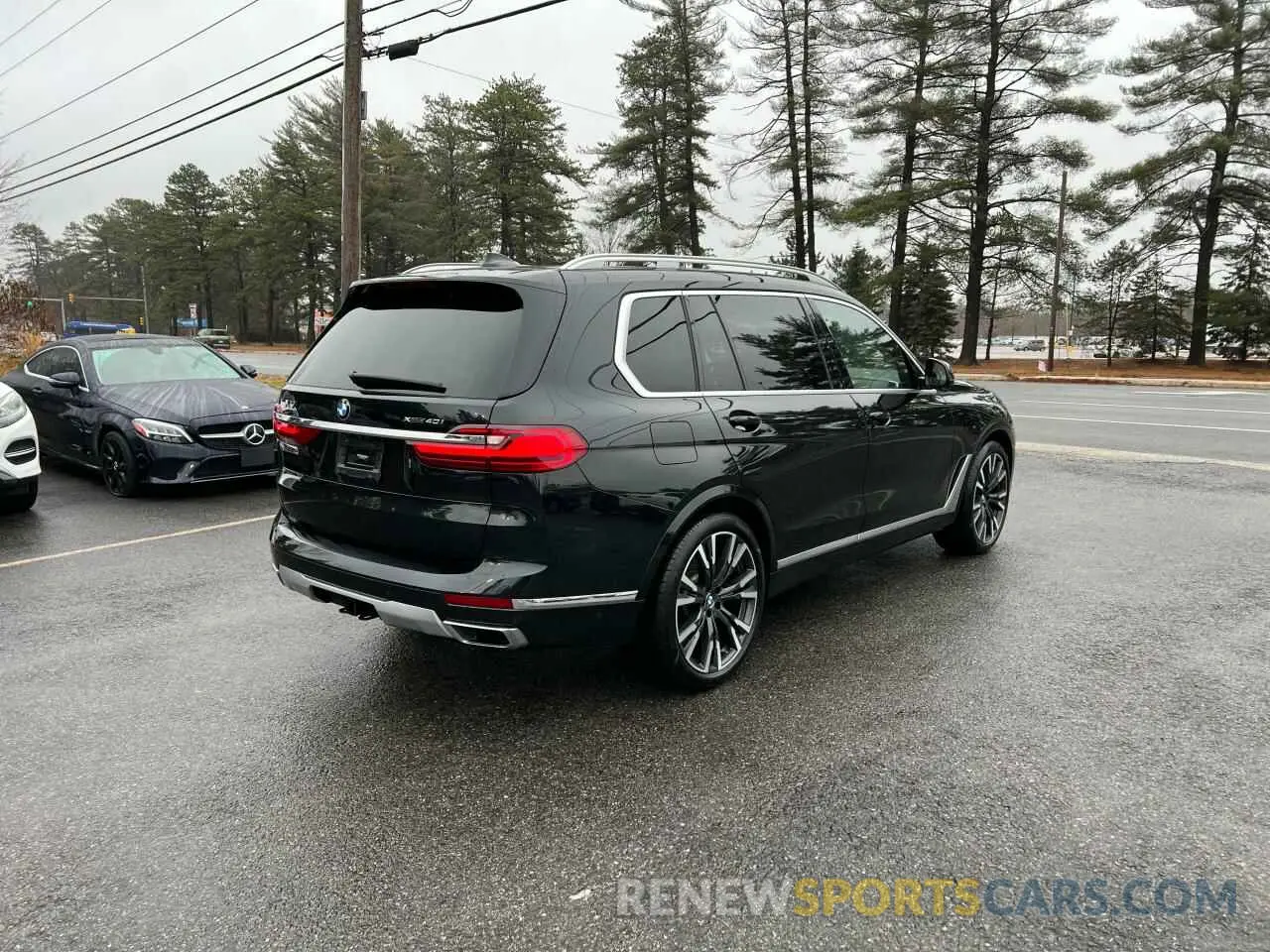 3 Photograph of a damaged car 5UXCW2C51KL083601 BMW X7 2019