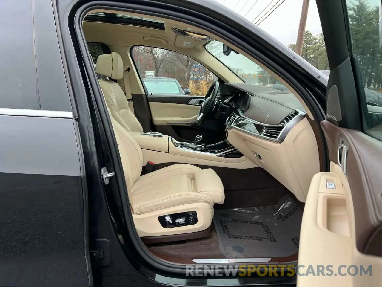 5 Photograph of a damaged car 5UXCW2C51KL083601 BMW X7 2019