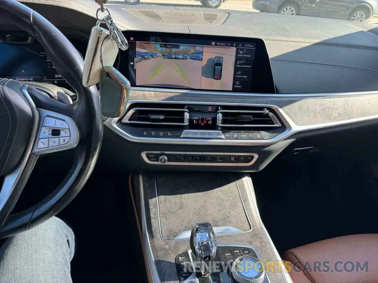 10 Photograph of a damaged car 5UXCW2C51KL086093 BMW X7 2019
