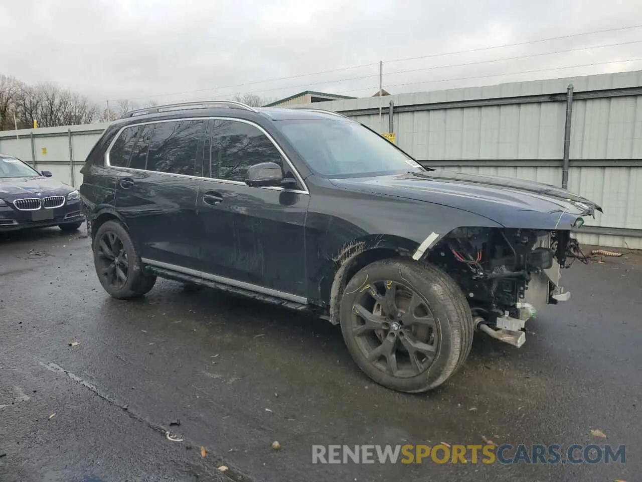 4 Photograph of a damaged car 5UXCW2C52KL081761 BMW X7 2019
