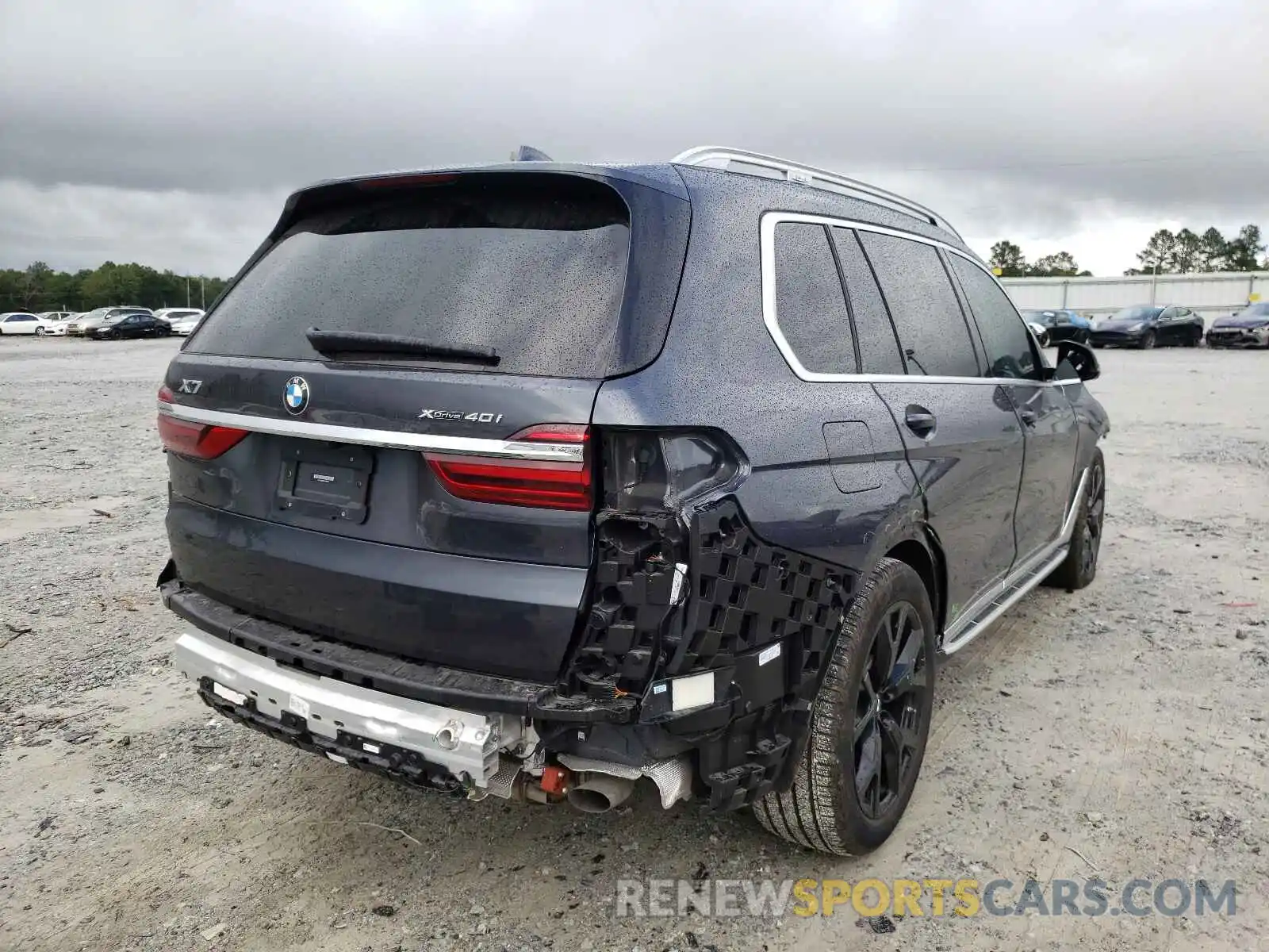 4 Photograph of a damaged car 5UXCW2C52KL086037 BMW X7 2019