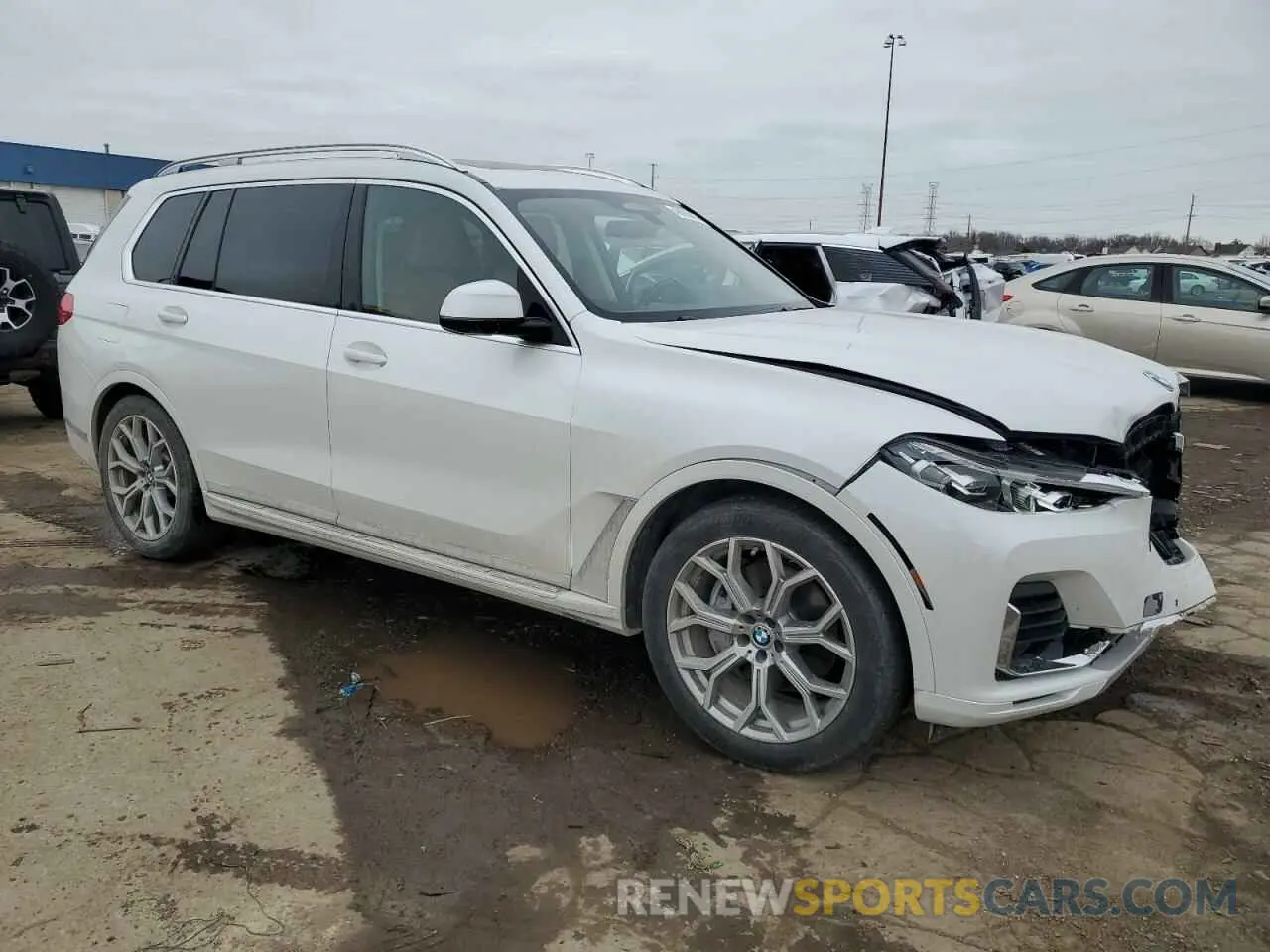4 Photograph of a damaged car 5UXCW2C53KL081204 BMW X7 2019