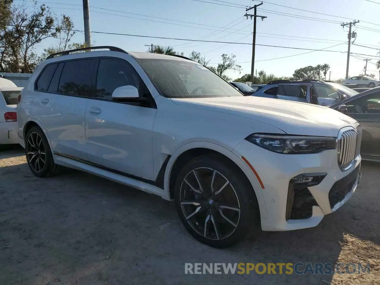 4 Photograph of a damaged car 5UXCW2C53KL081235 BMW X7 2019