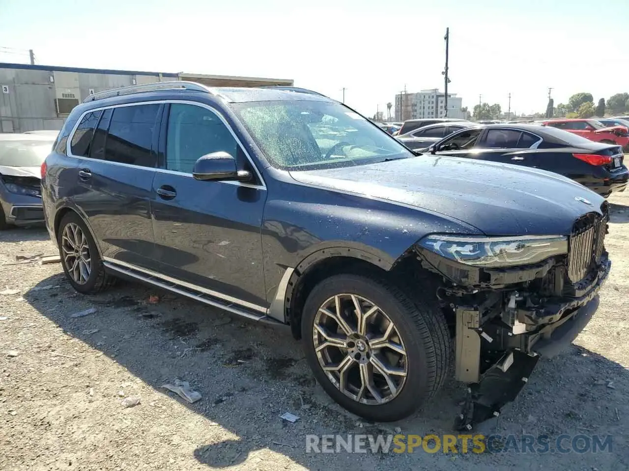 4 Photograph of a damaged car 5UXCW2C53KL082112 BMW X7 2019