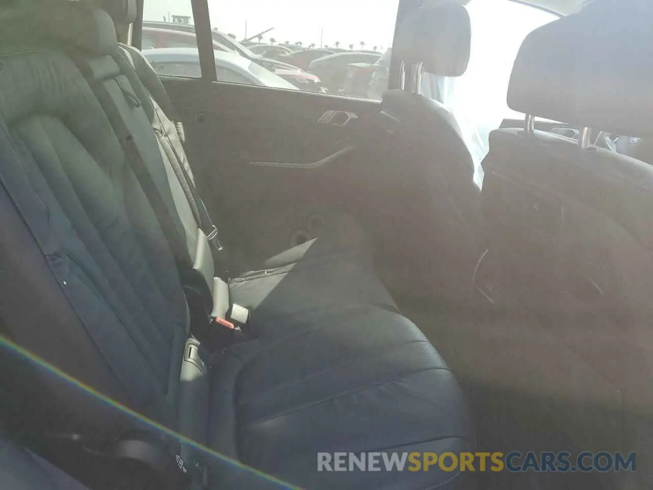 10 Photograph of a damaged car 5UXCW2C53KL084698 BMW X7 2019