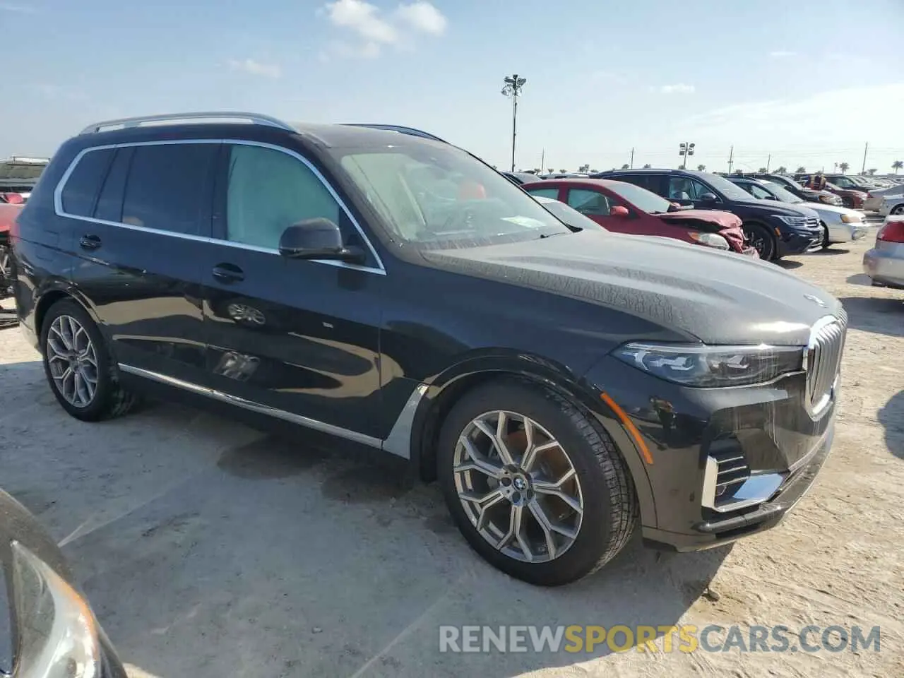4 Photograph of a damaged car 5UXCW2C53KL084698 BMW X7 2019