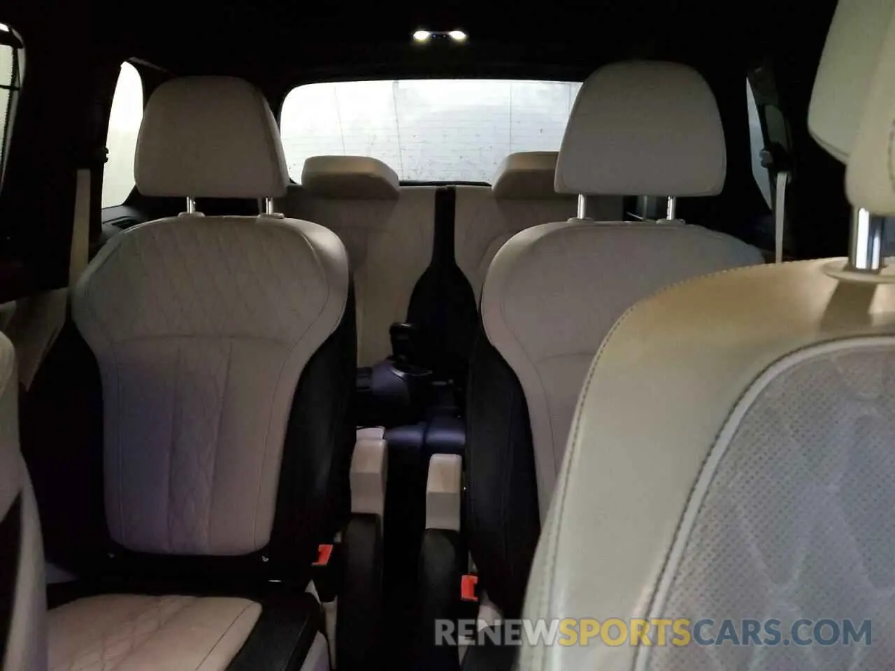 10 Photograph of a damaged car 5UXCW2C53KL085477 BMW X7 2019