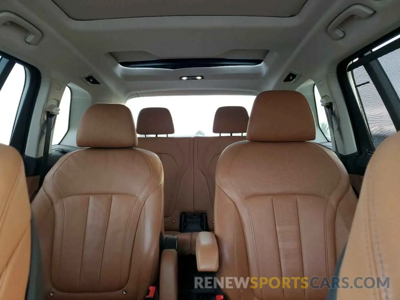 10 Photograph of a damaged car 5UXCW2C53KLB44241 BMW X7 2019
