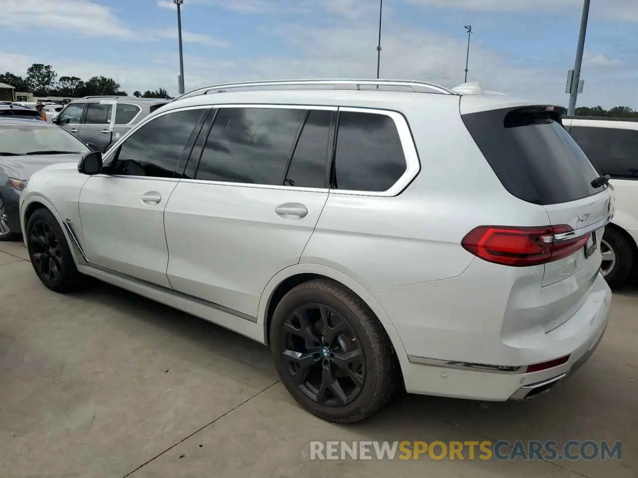 2 Photograph of a damaged car 5UXCW2C54KL081034 BMW X7 2019