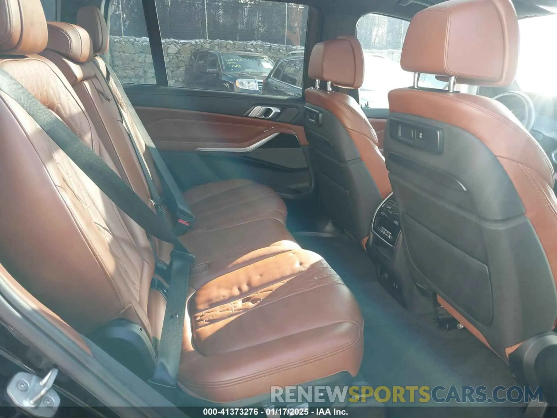 8 Photograph of a damaged car 5UXCW2C54KL082426 BMW X7 2019