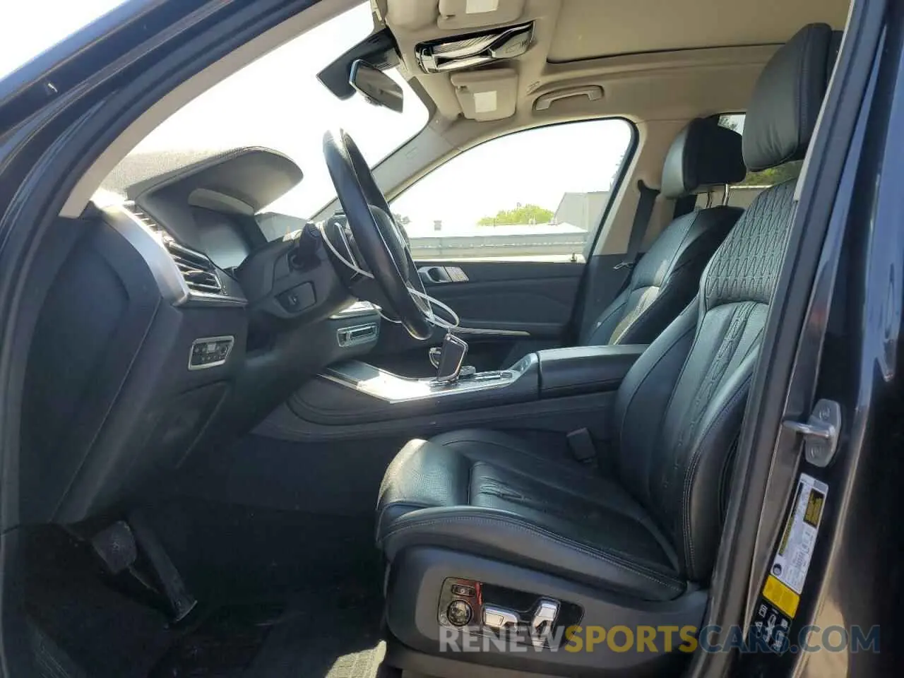 7 Photograph of a damaged car 5UXCW2C54KL082619 BMW X7 2019
