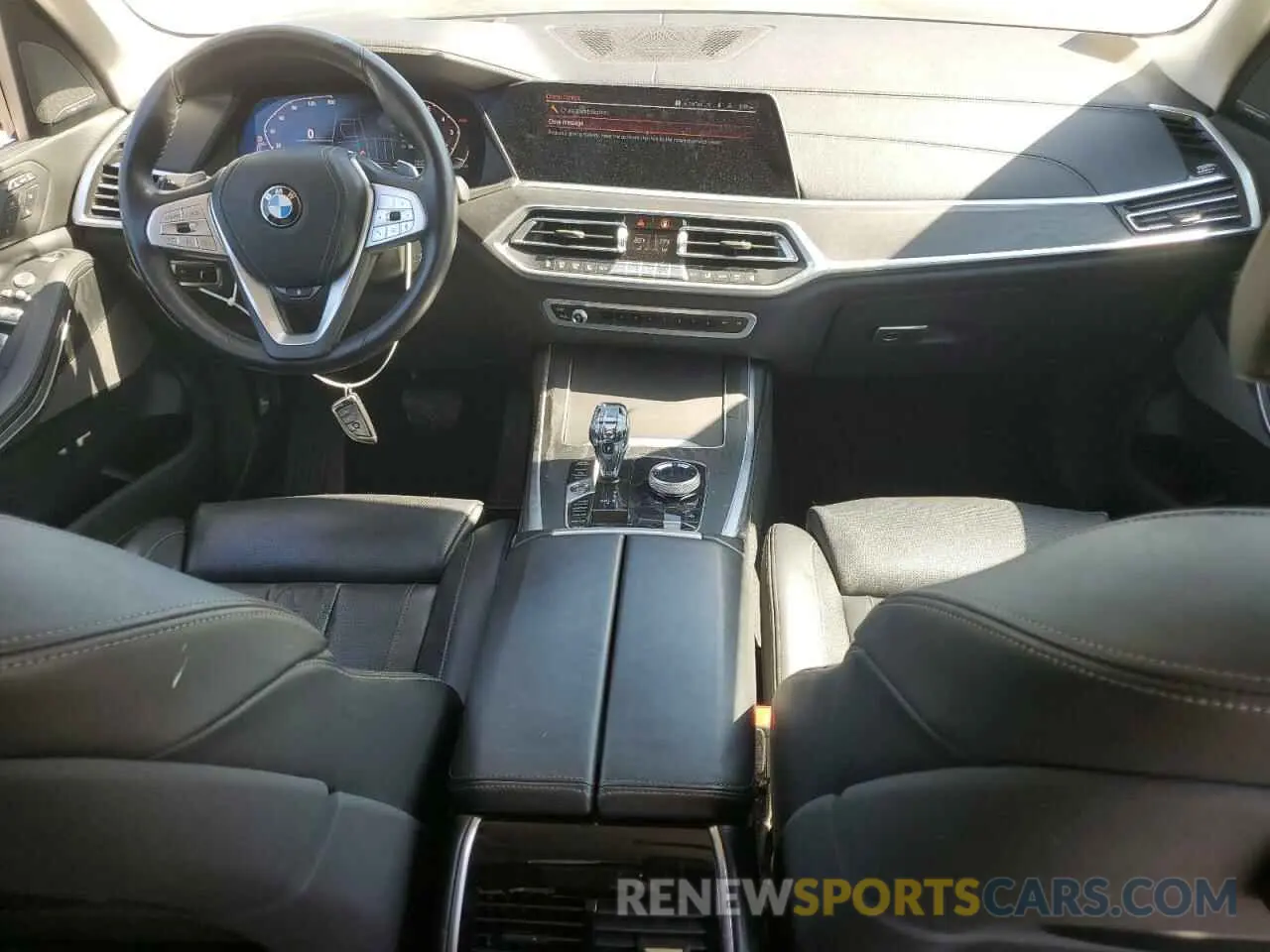 8 Photograph of a damaged car 5UXCW2C54KL082619 BMW X7 2019