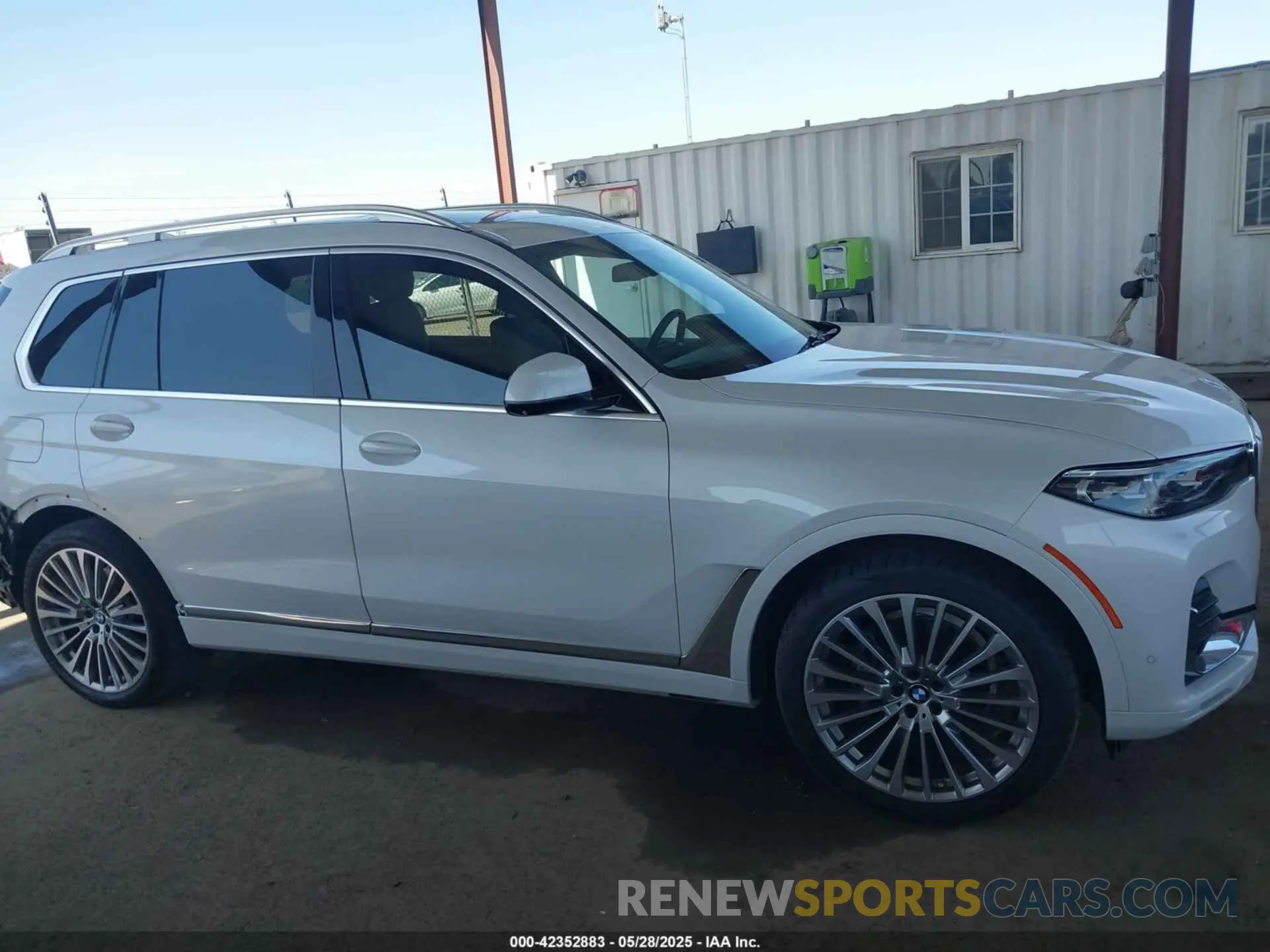 14 Photograph of a damaged car 5UXCW2C54KLB43471 BMW X7 2019