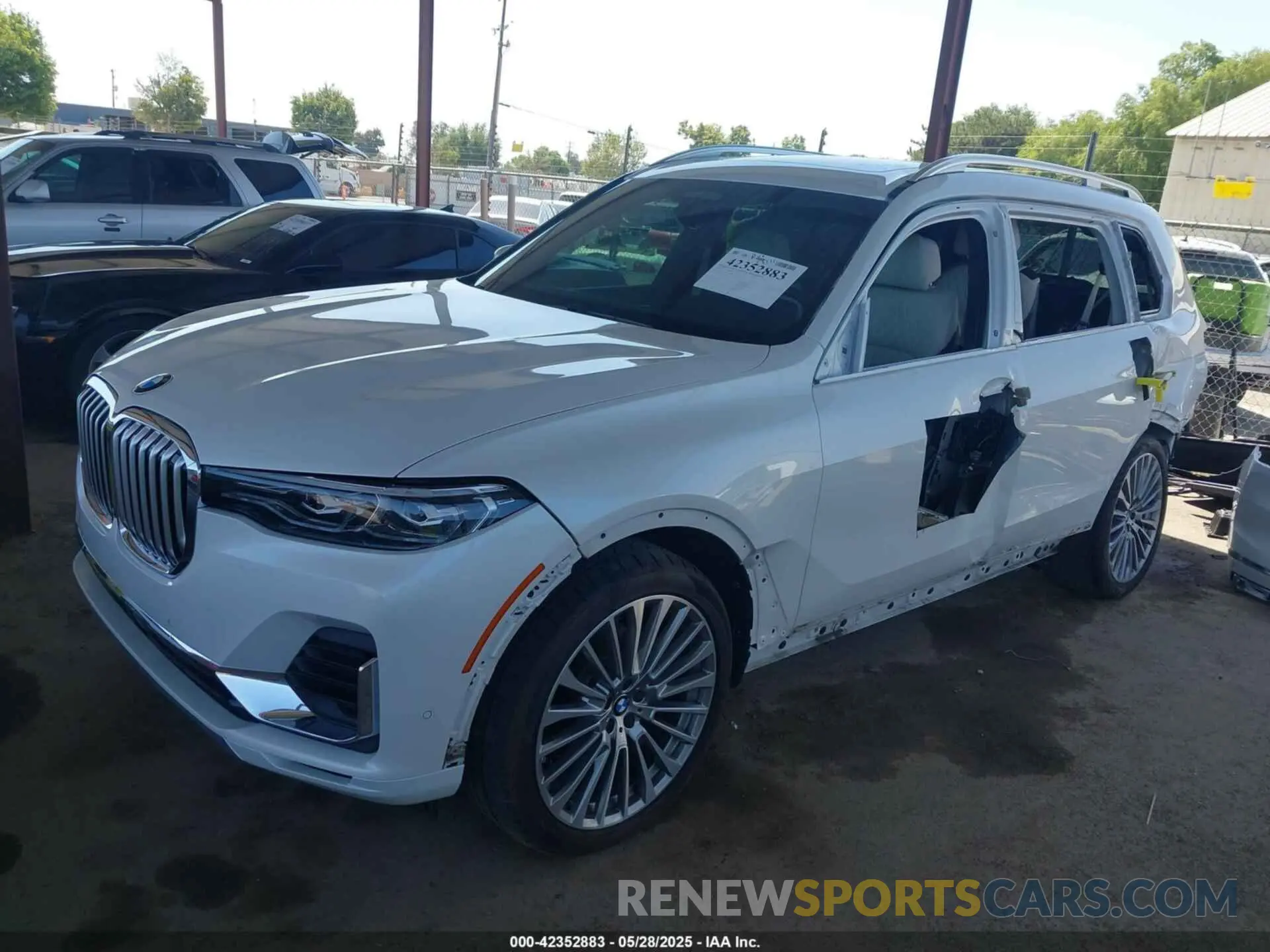 2 Photograph of a damaged car 5UXCW2C54KLB43471 BMW X7 2019
