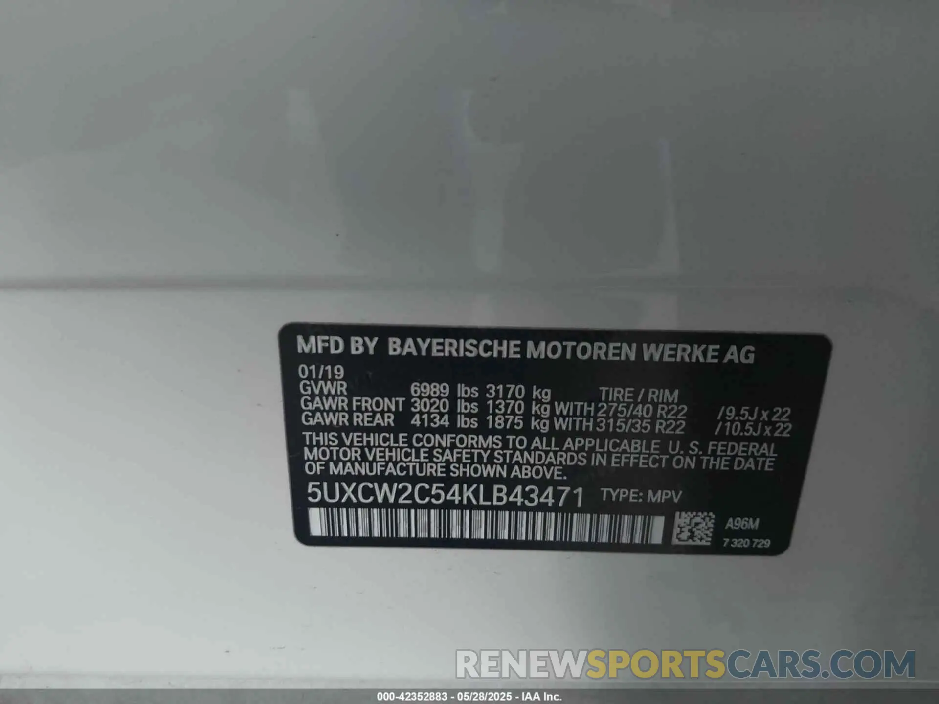 9 Photograph of a damaged car 5UXCW2C54KLB43471 BMW X7 2019