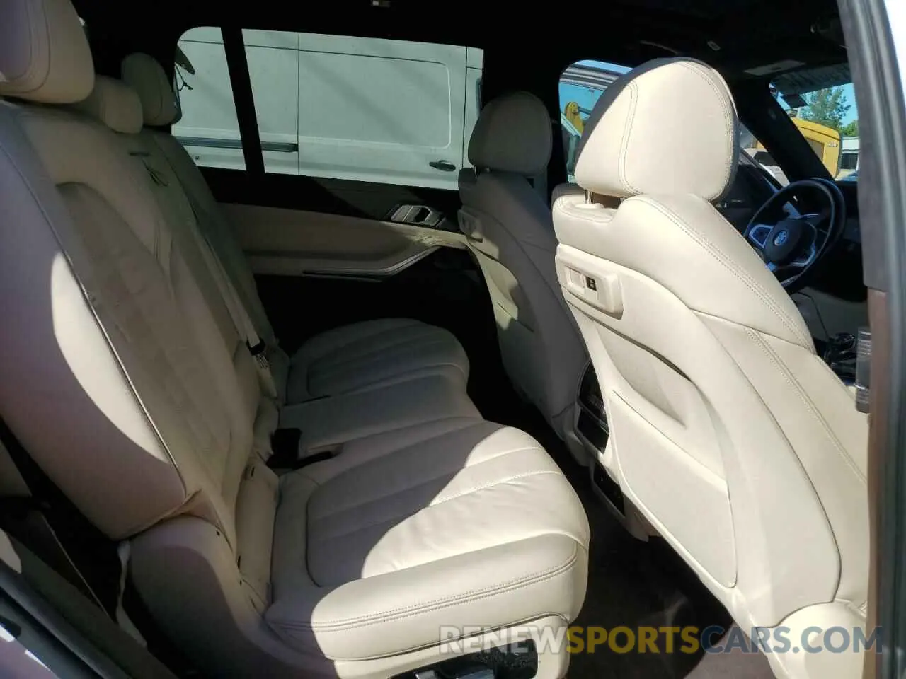 11 Photograph of a damaged car 5UXCW2C55KL081477 BMW X7 2019