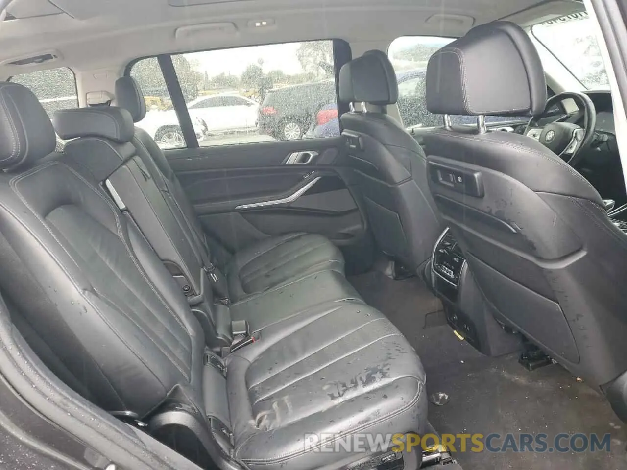 11 Photograph of a damaged car 5UXCW2C55KL083648 BMW X7 2019