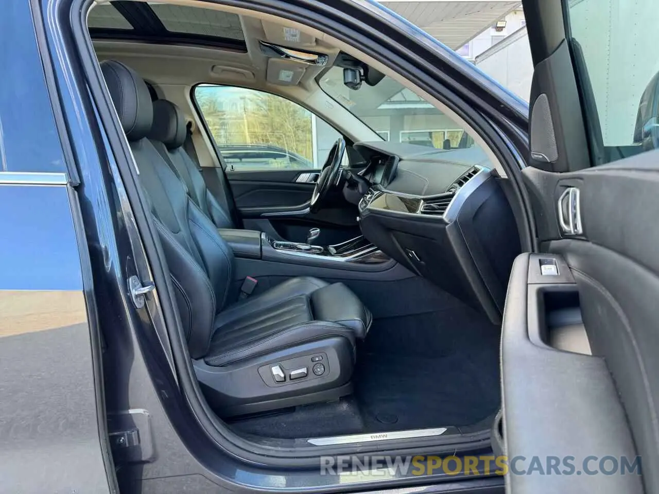 5 Photograph of a damaged car 5UXCW2C55KLB44273 BMW X7 2019