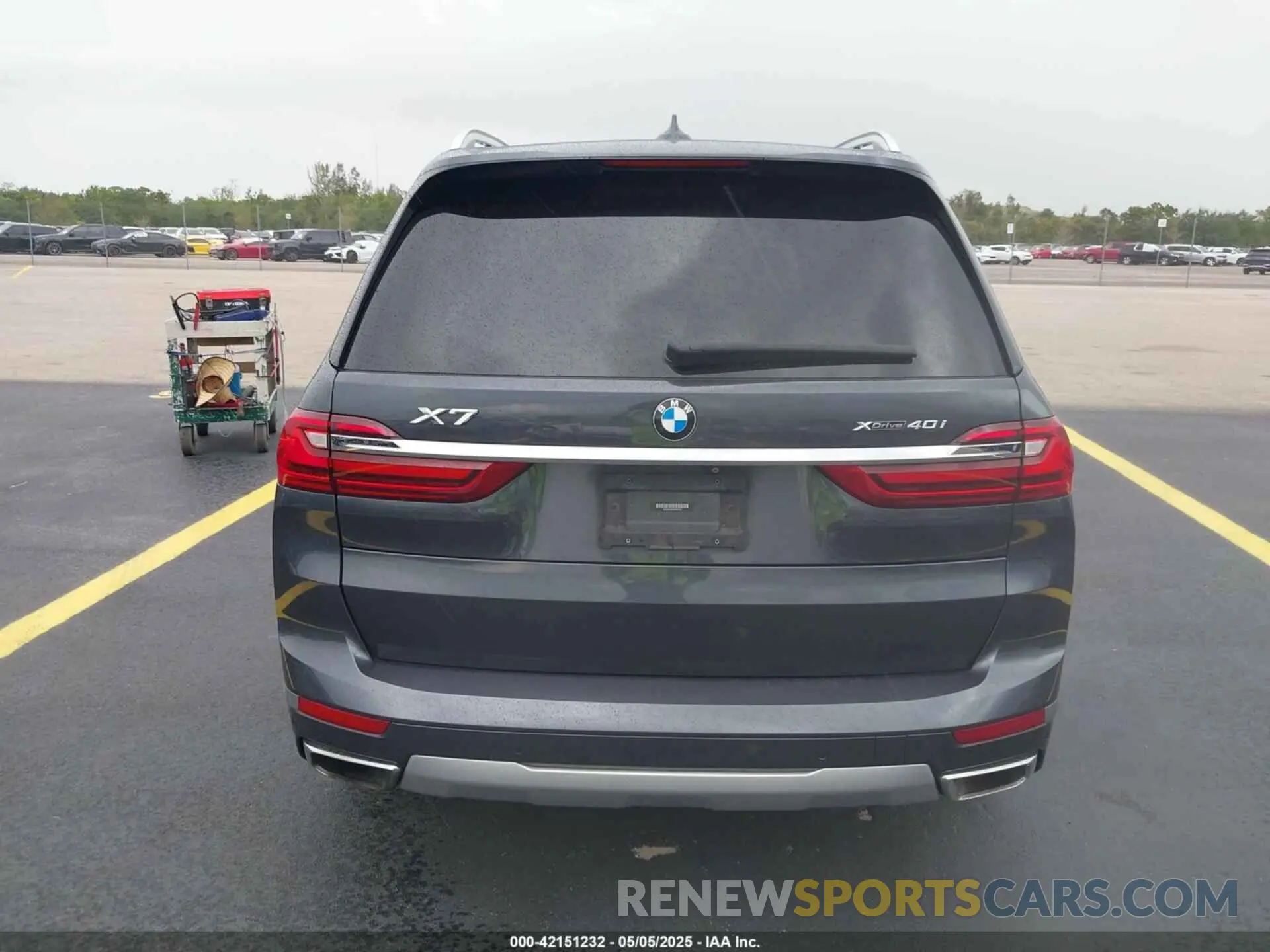 17 Photograph of a damaged car 5UXCW2C56KL081312 BMW X7 2019