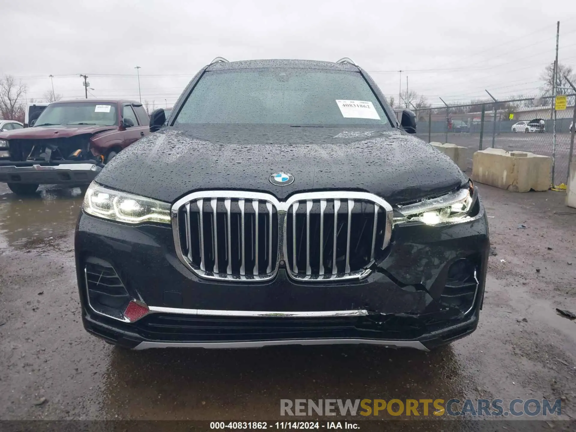 12 Photograph of a damaged car 5UXCW2C56KL081553 BMW X7 2019