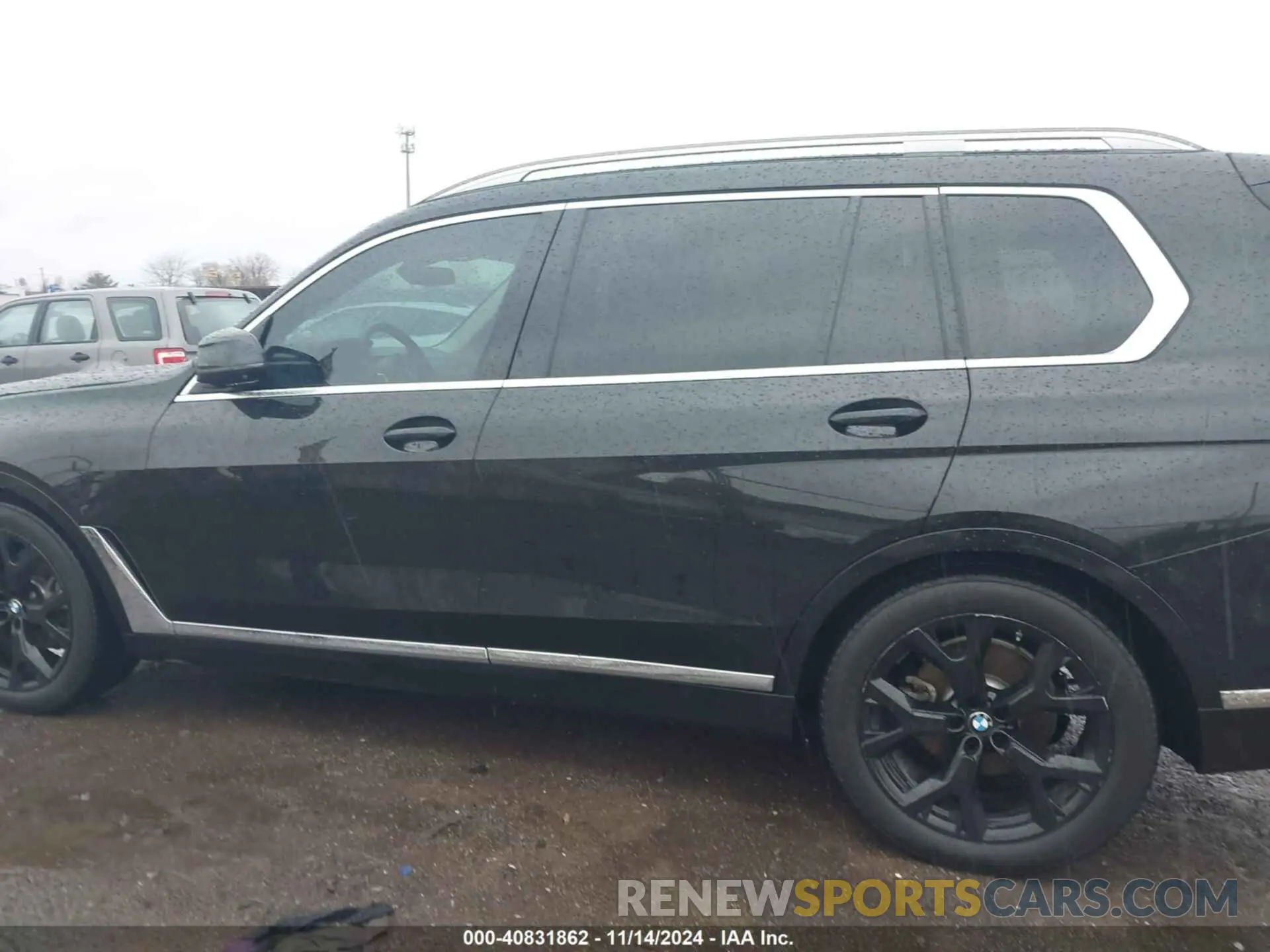 14 Photograph of a damaged car 5UXCW2C56KL081553 BMW X7 2019