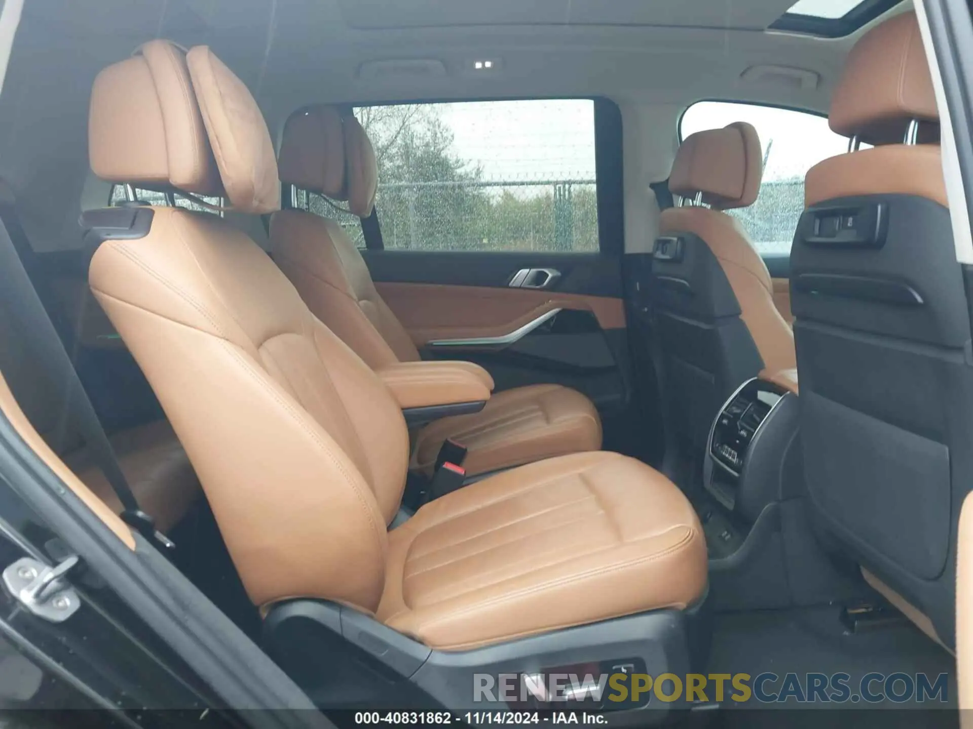 8 Photograph of a damaged car 5UXCW2C56KL081553 BMW X7 2019