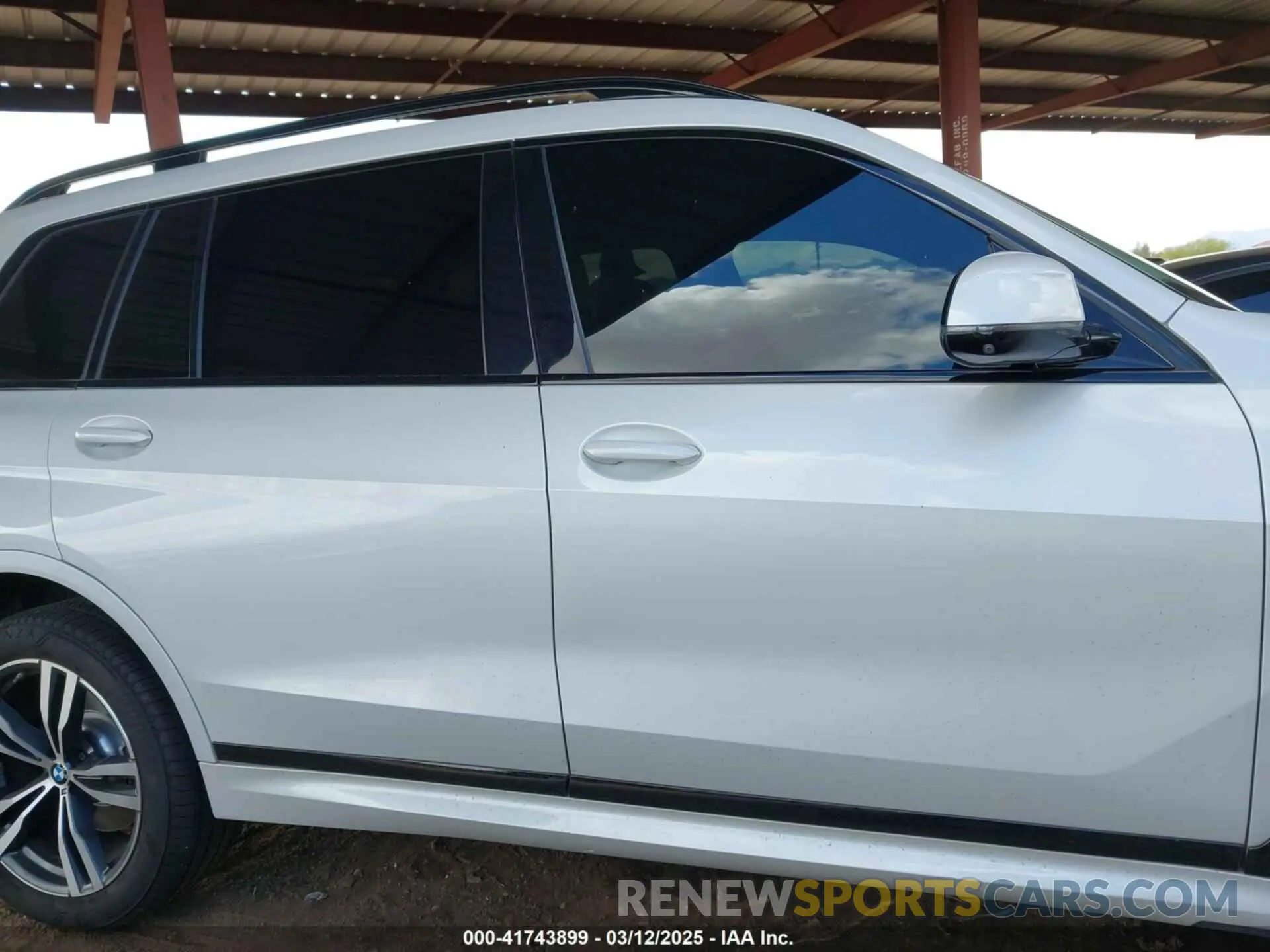 14 Photograph of a damaged car 5UXCW2C56KL083156 BMW X7 2019