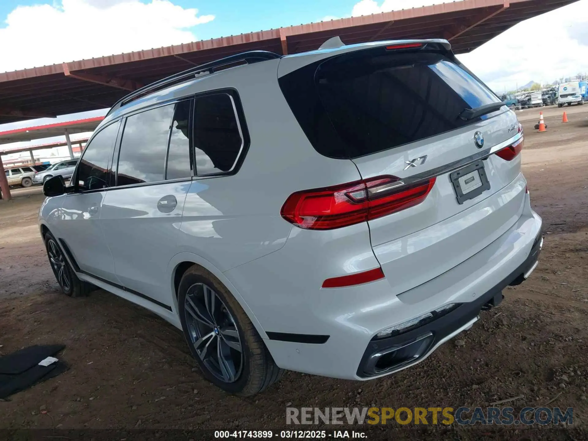 6 Photograph of a damaged car 5UXCW2C56KL083156 BMW X7 2019
